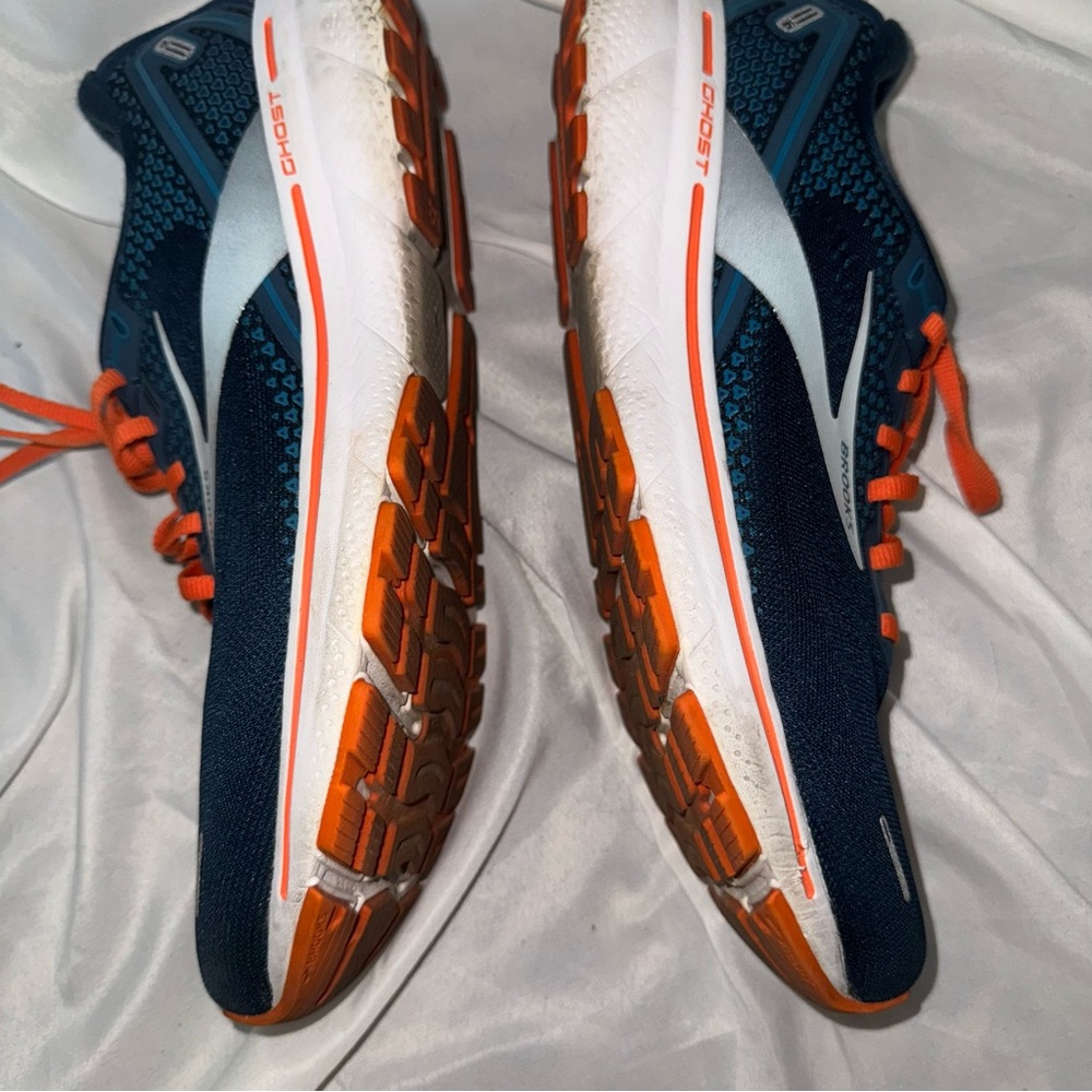 Men’s Brooks Ghost size 11 - Picture 6 of 7